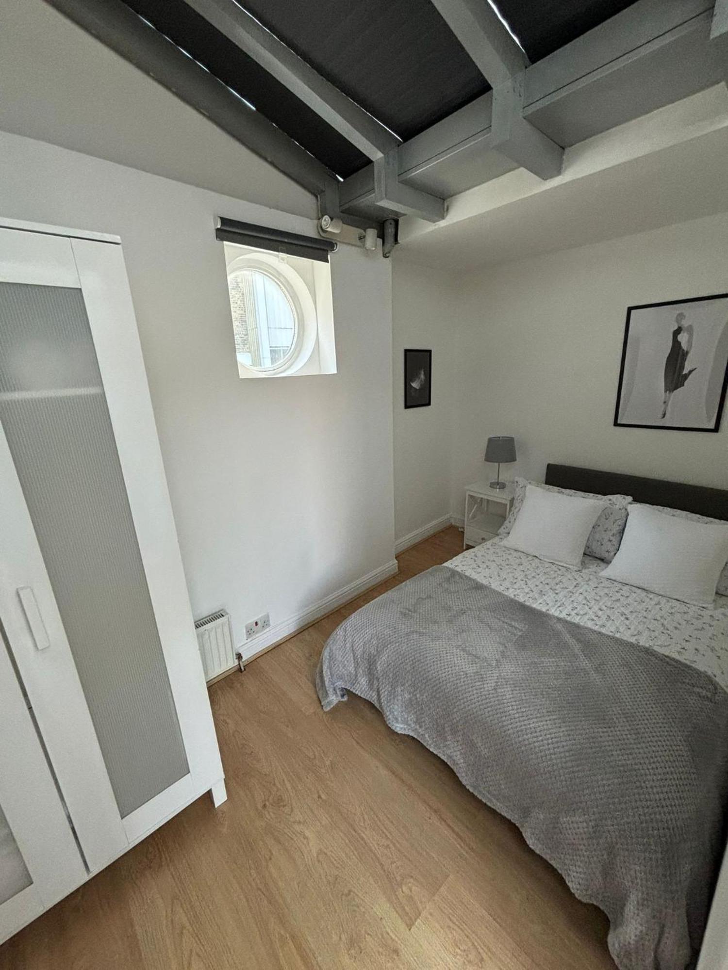 Appartamento Top Floor Delightful Flat Londra Esterno foto