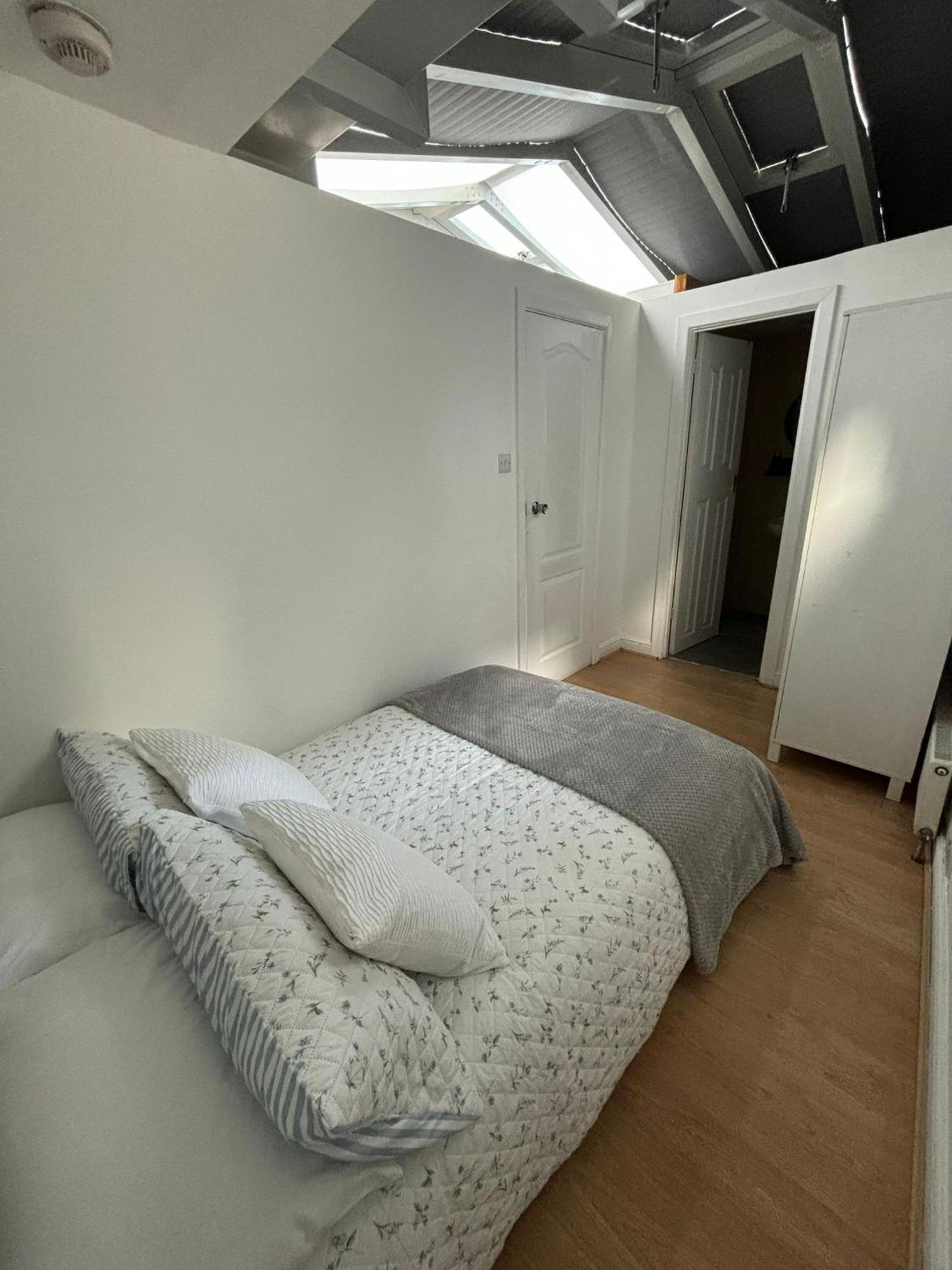 Appartamento Top Floor Delightful Flat Londra Esterno foto